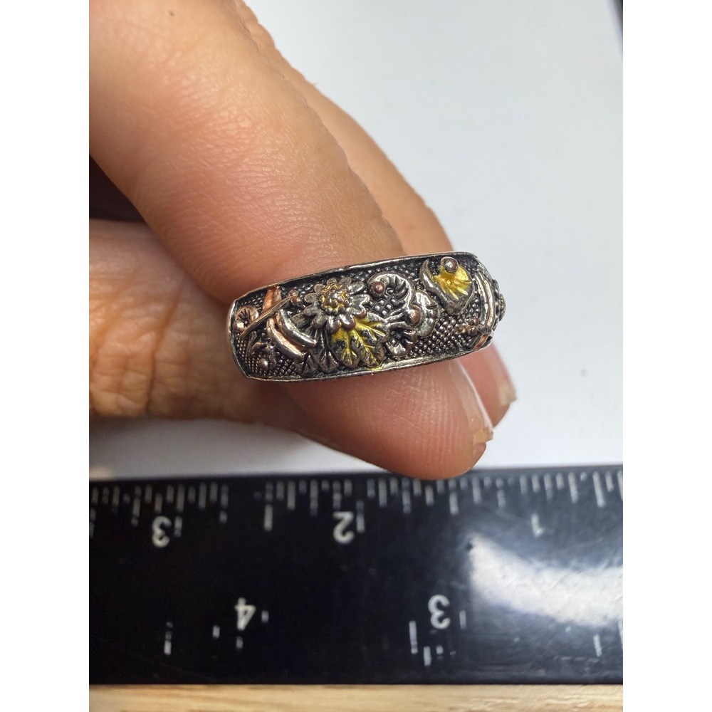 Mixed Metal Floral Band Ring Tri-Color Flower Textured Scrollwork Size 7.25